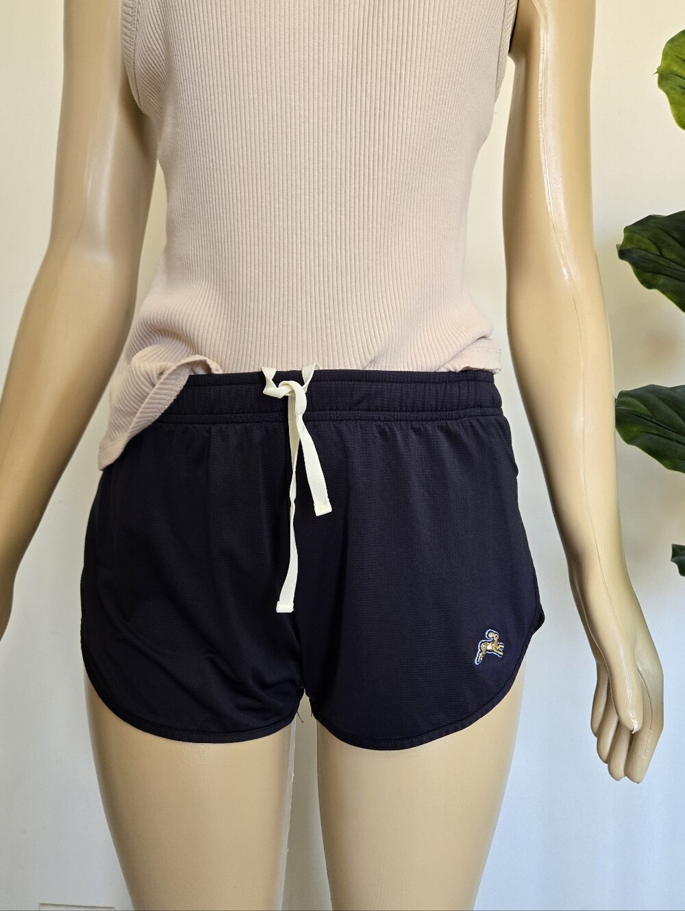 Tracksmith Women's Van Cortlandt Shorts Navy / Ivory Size S Sporty
